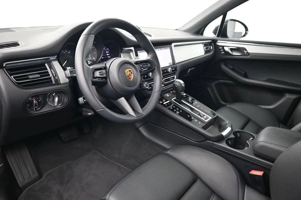 2026 Porsche Macan S - Image 4 of 5