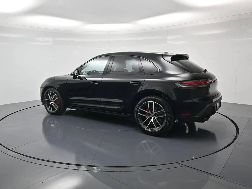 2026 Porsche Macan S - Image 3 of 5