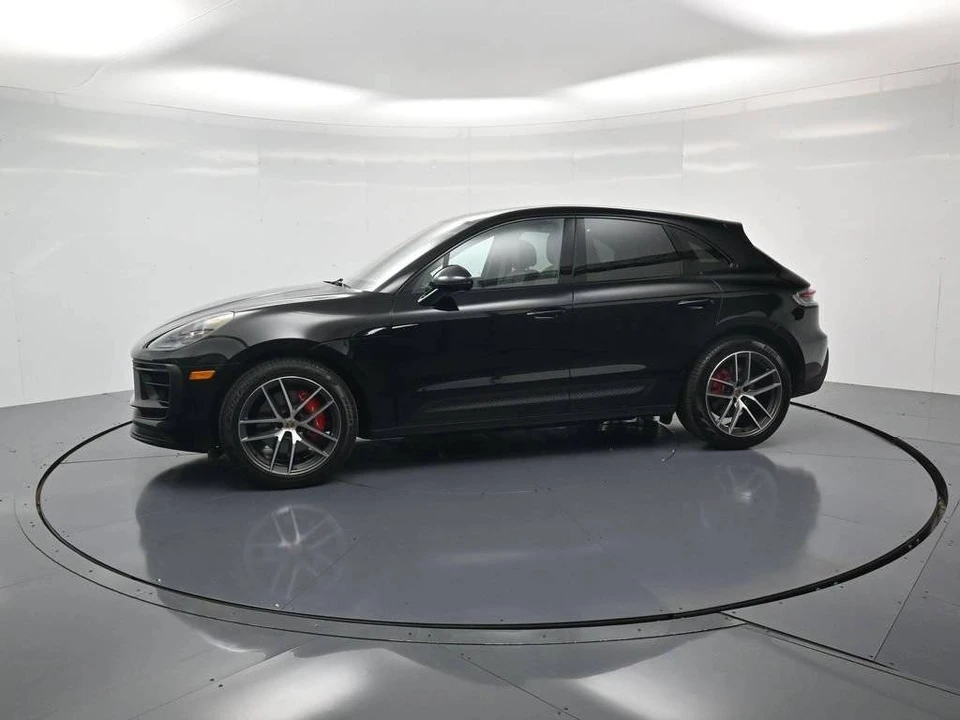 2026 Porsche Macan S - Image 2 of 5