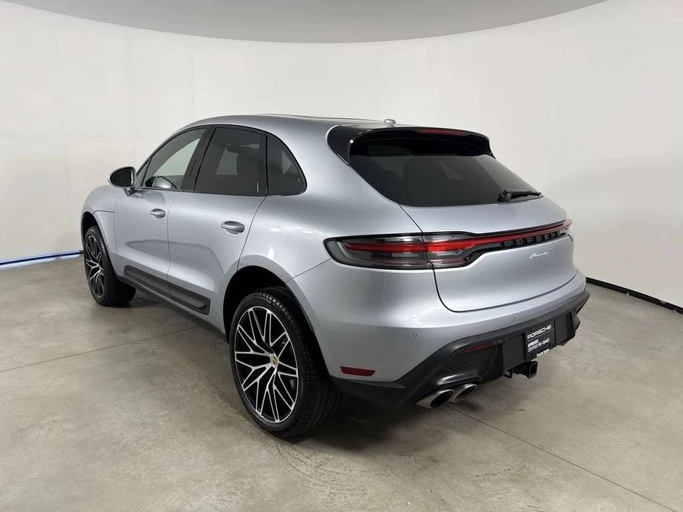 2026 Porsche Macan S - Image 3 of 5