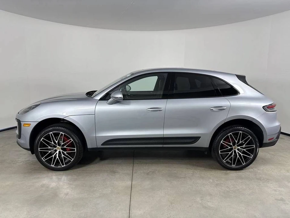 2026 Porsche Macan S - Image 2 of 5
