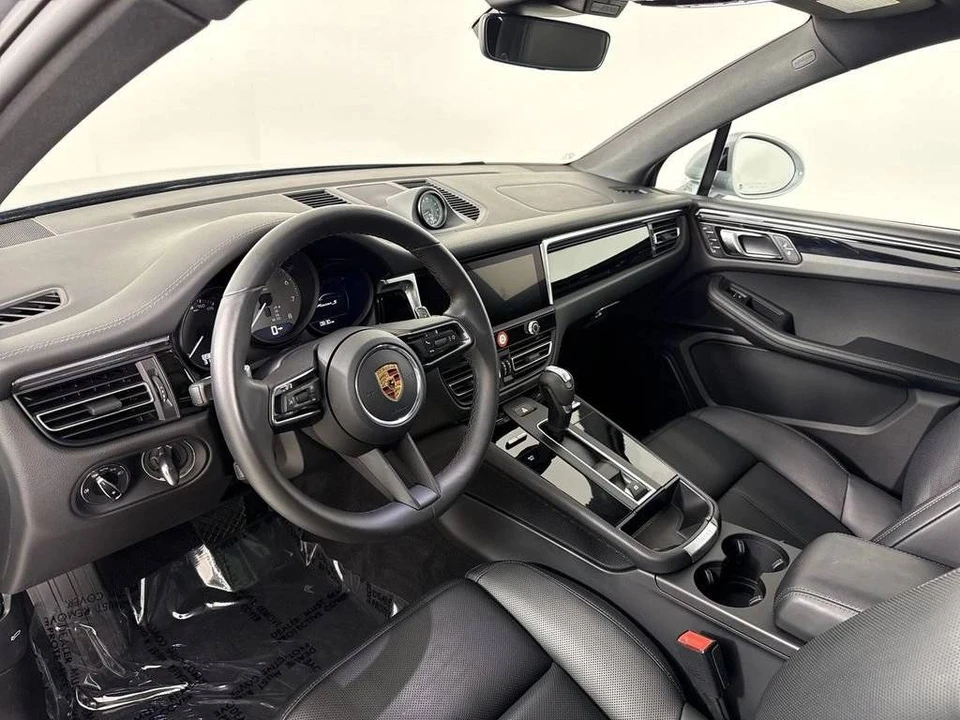 2026 Porsche Macan S - Image 4 of 5