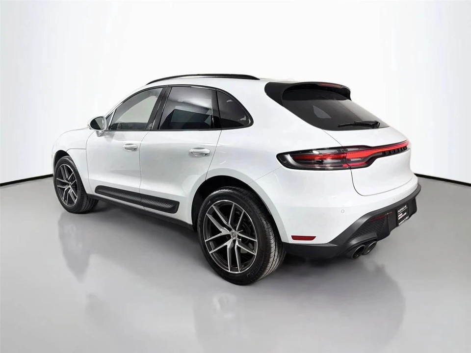 2026 Porsche Macan S - Image 3 of 5