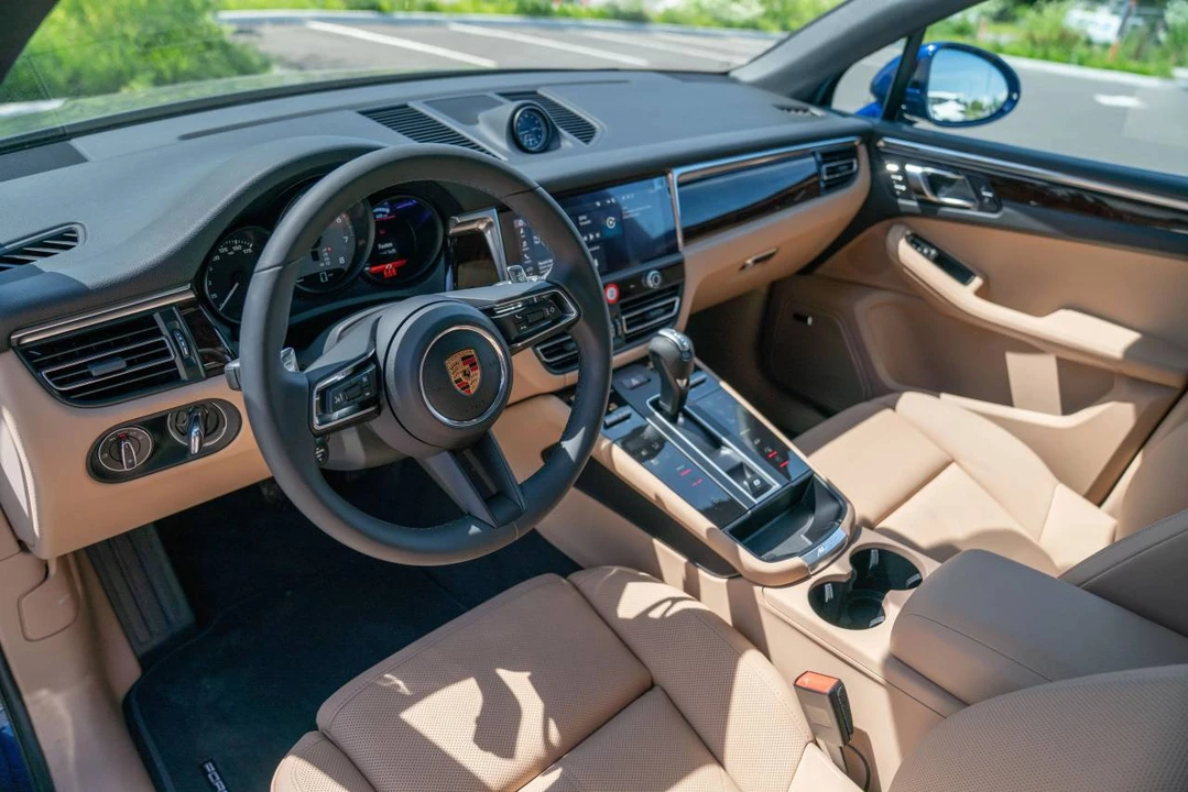 2026 Porsche Macan S - Image 4 of 5