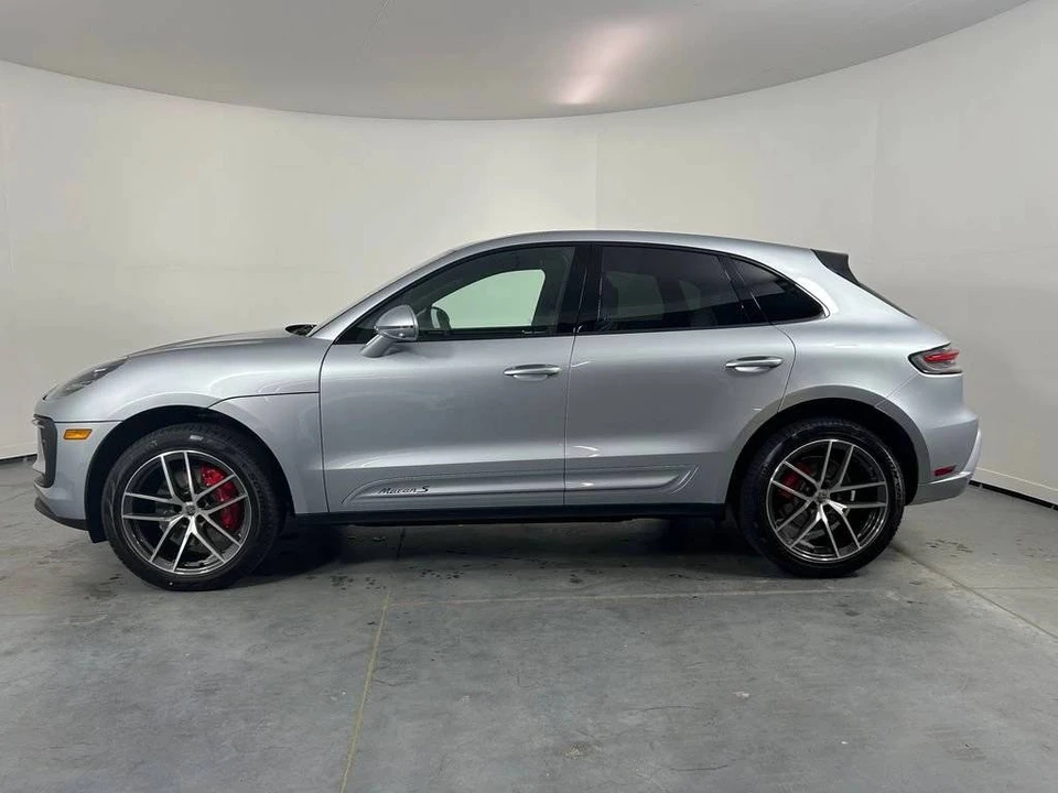 2026 Porsche Macan S - Image 2 of 5