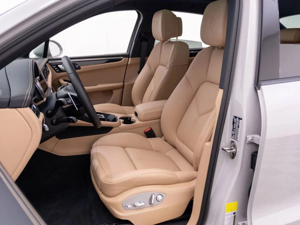2026 Porsche Macan S - Image 4 of 5