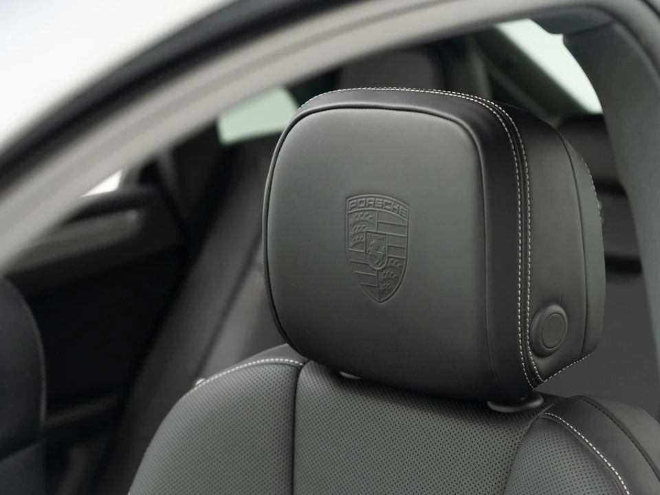 2026 Porsche Macan - Image 19 of 31