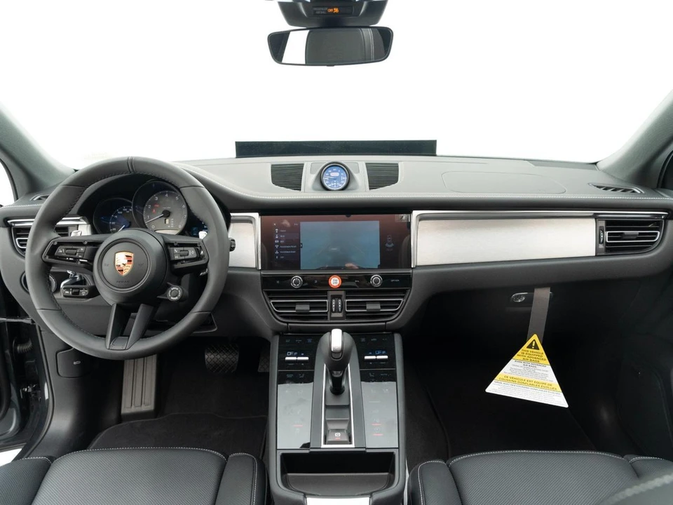 2026 Porsche Macan - Image 29 of 31