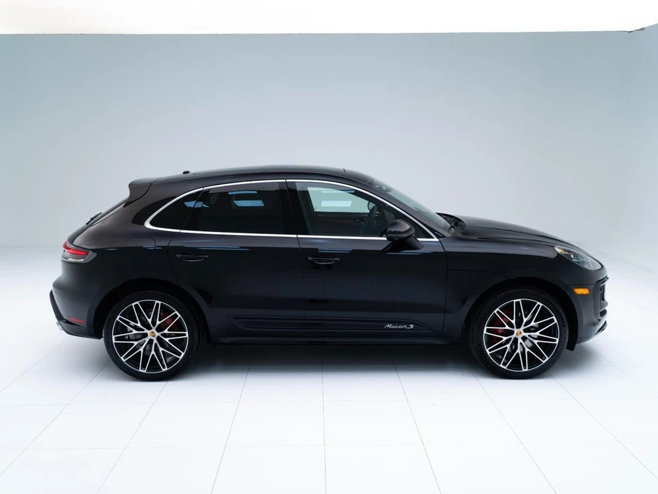 2026 Porsche Macan - Image 8 of 31