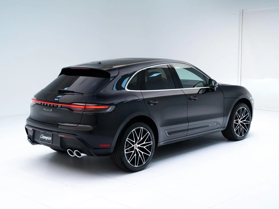 2026 Porsche Macan - Image 9 of 31