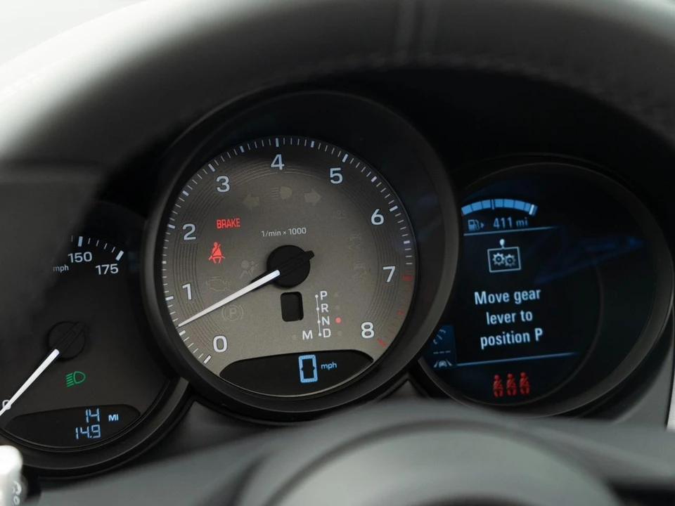 2026 Porsche Macan - Image 24 of 31