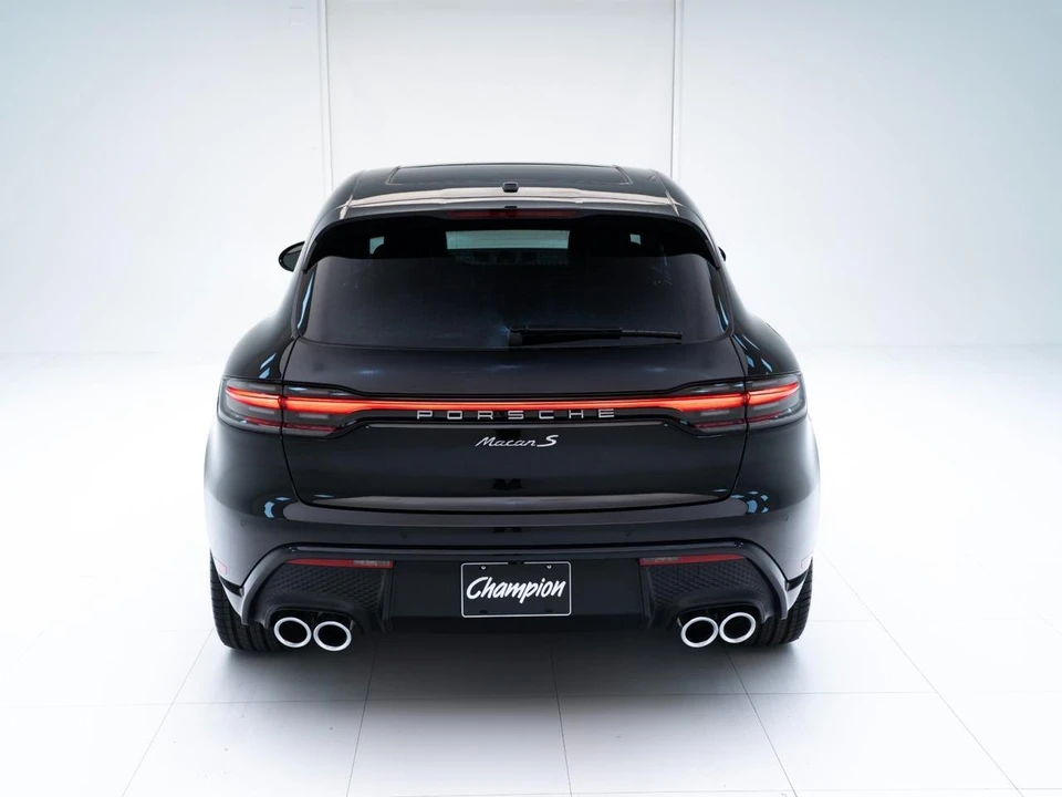 2026 Porsche Macan - Image 10 of 31