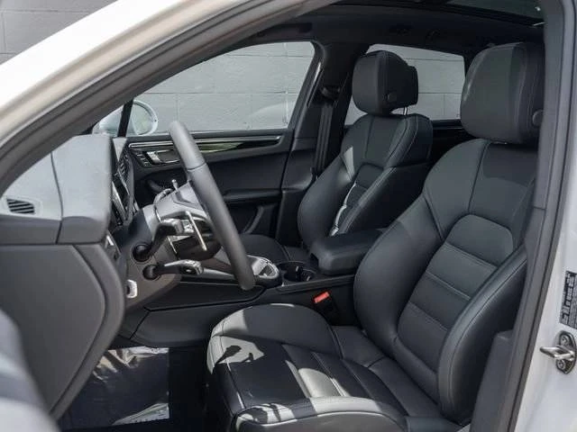 2026 Porsche Macan S - Image 5 of 5