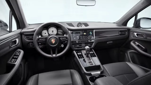 2026 Porsche Macan - Image 26 of 30