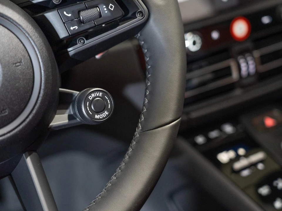 2026 Porsche Macan S - Image 23 of 29