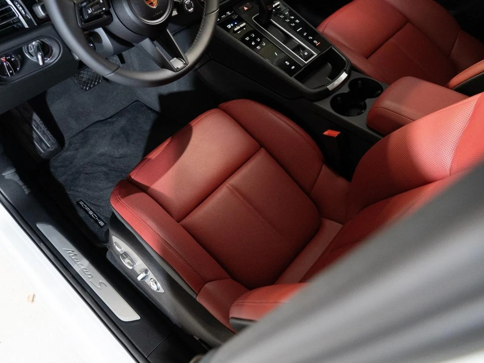 2026 Porsche Macan S - Image 14 of 29