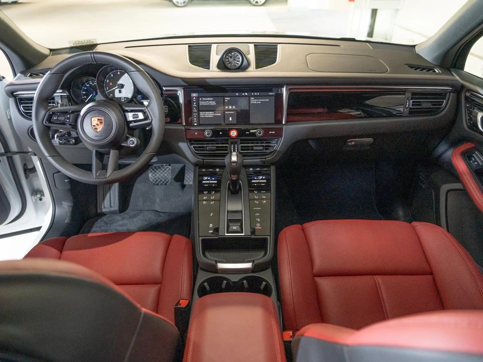 2026 Porsche Macan S - Image 26 of 29