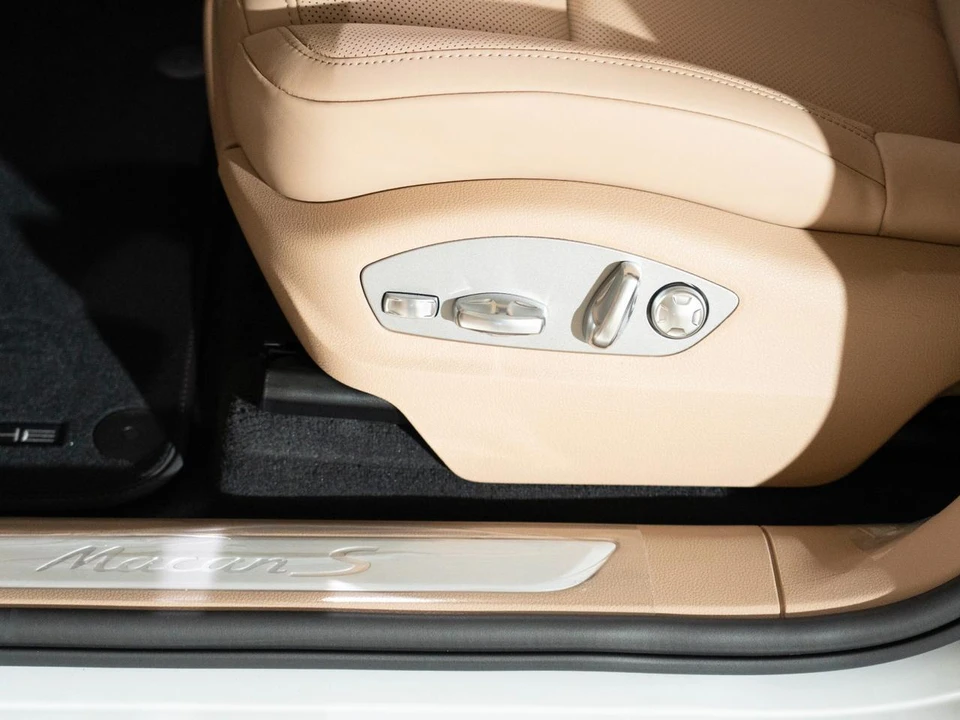 2026 Porsche Macan S - Image 13 of 28