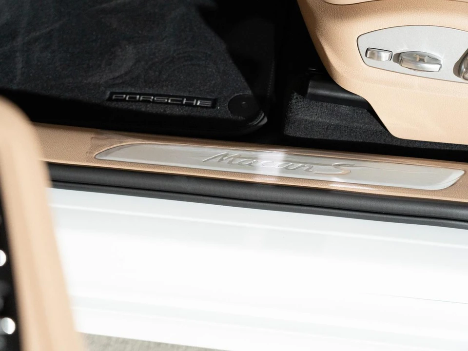 2026 Porsche Macan S - Image 12 of 28