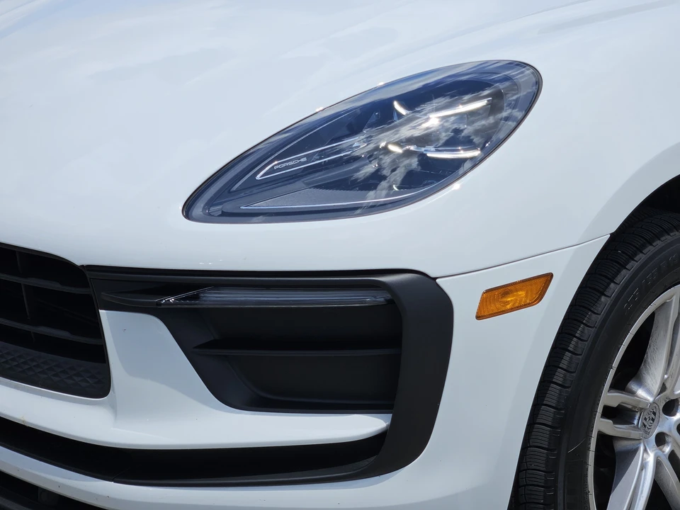 2026 Porsche Macan - Image 11 of 30