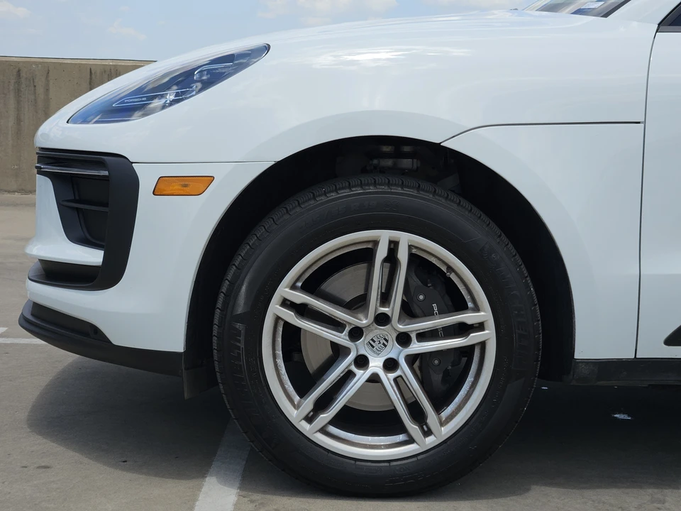 2026 Porsche Macan - Image 12 of 30