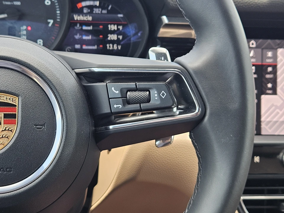 2026 Porsche Macan - Image 27 of 30