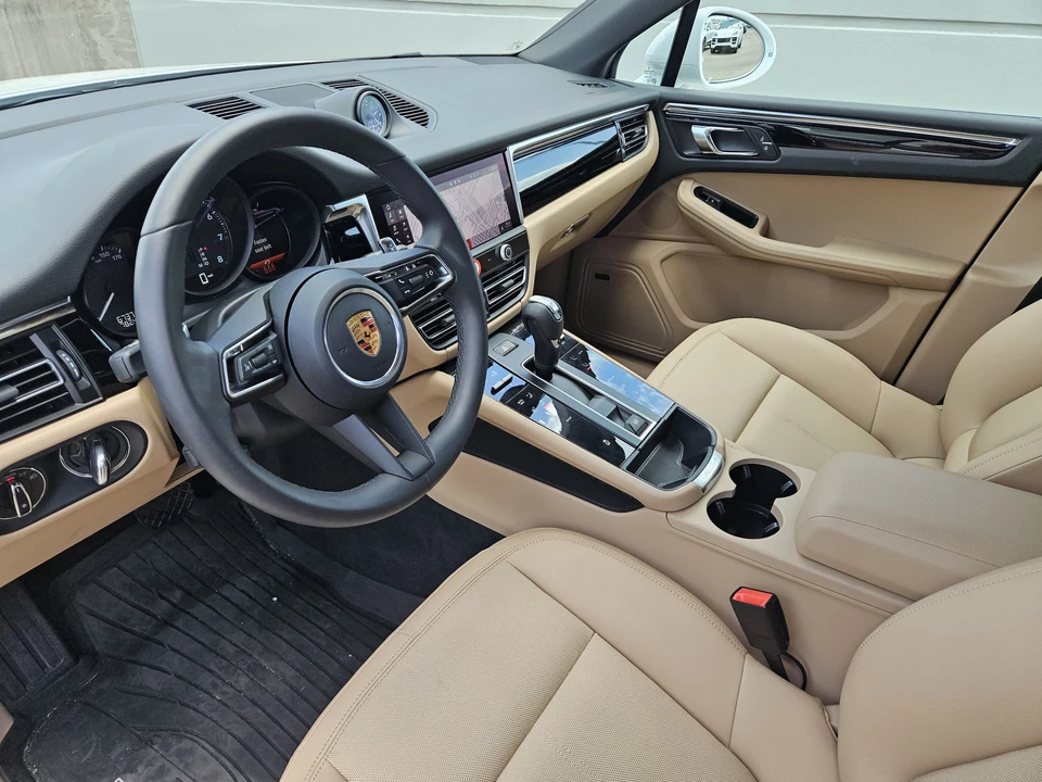 2026 Porsche Macan - Image 4 of 30