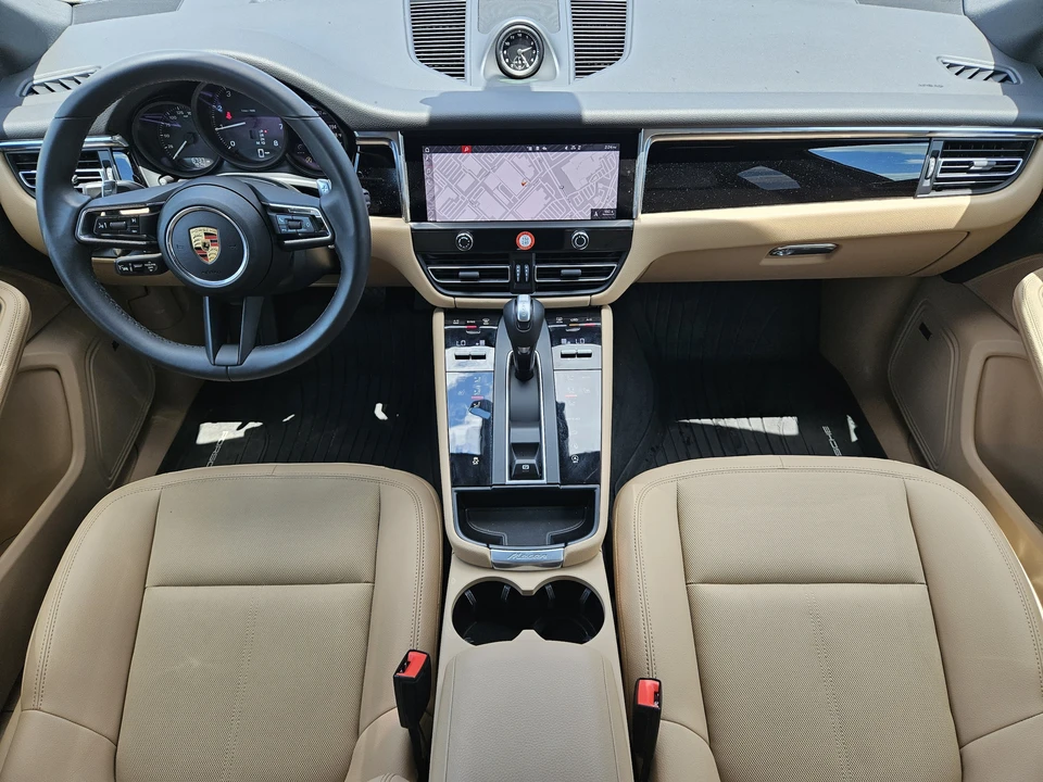 2026 Porsche Macan - Image 24 of 30
