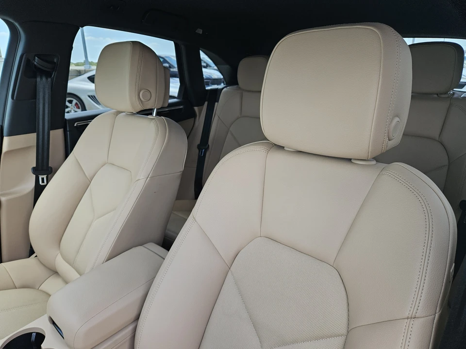 2026 Porsche Macan - Image 5 of 30