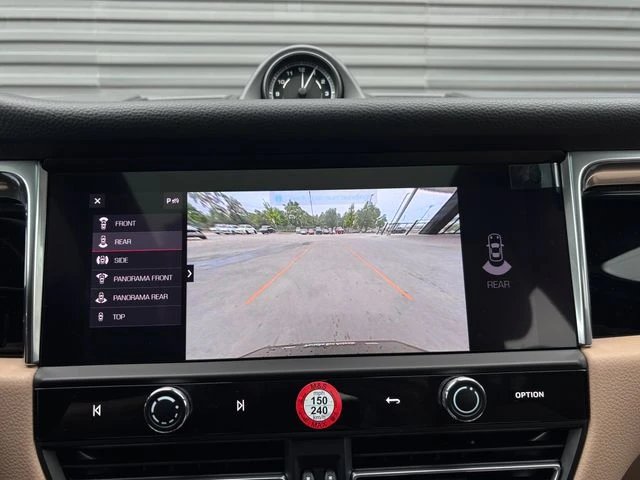 2026 Porsche Macan - Image 20 of 28