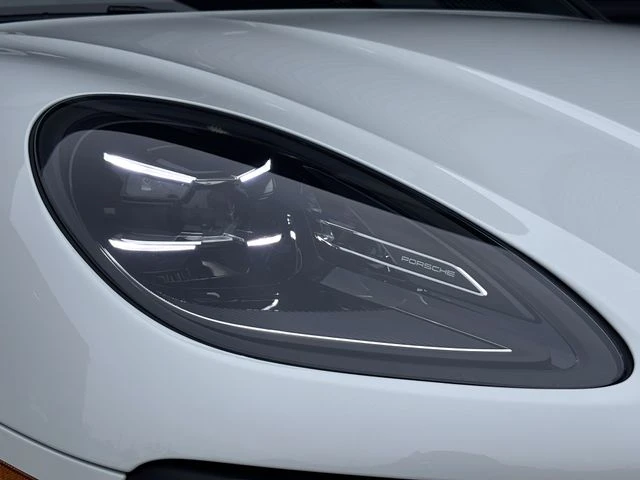 2026 Porsche Macan - Image 12 of 28