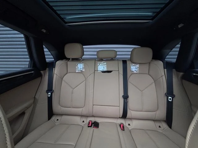 2026 Porsche Macan - Image 25 of 28