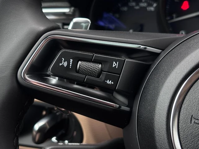 2026 Porsche Macan - Image 16 of 28