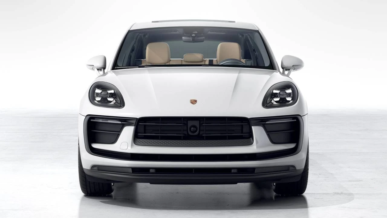 2026 Porsche Macan - Image 8 of 10