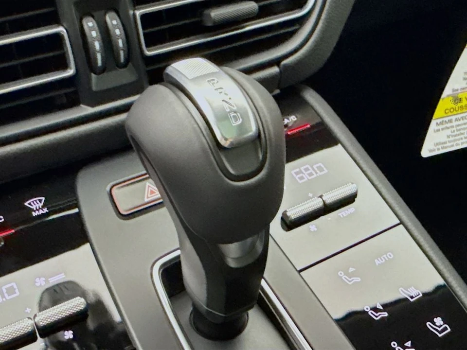 2026 Porsche Macan - Image 21 of 31
