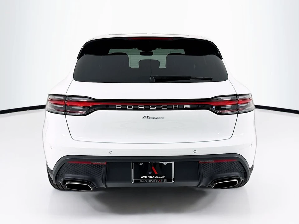 2026 Porsche Macan - Image 10 of 31