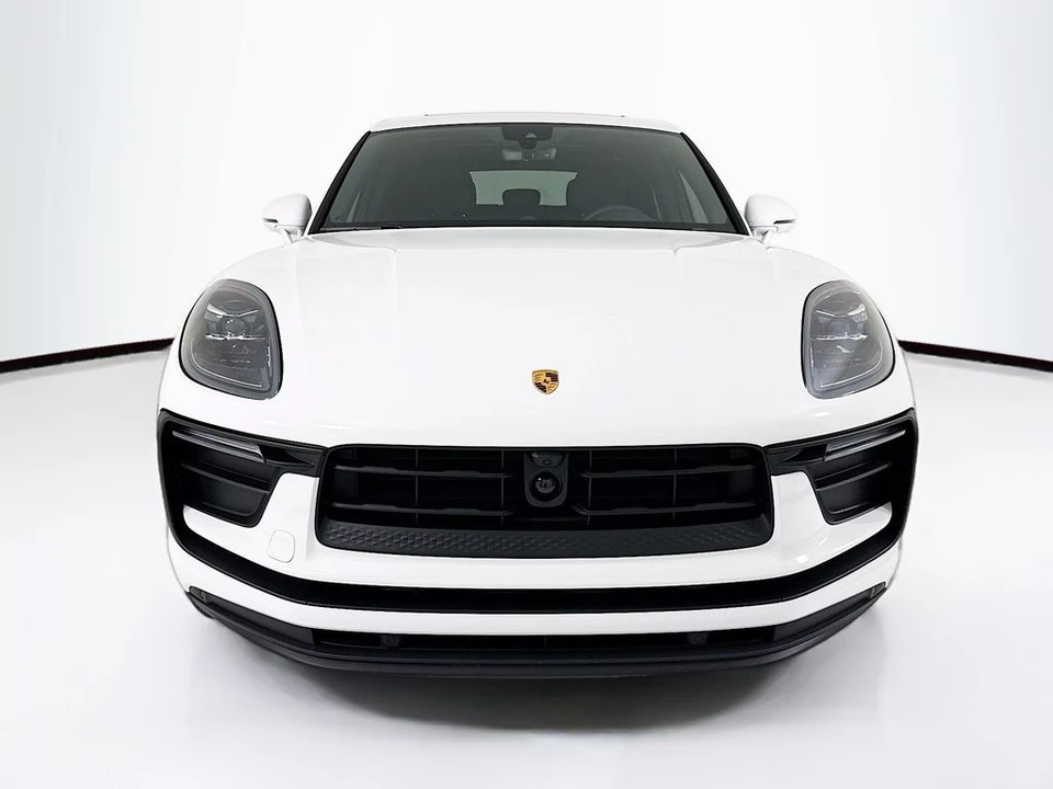 2026 Porsche Macan - Image 6 of 31