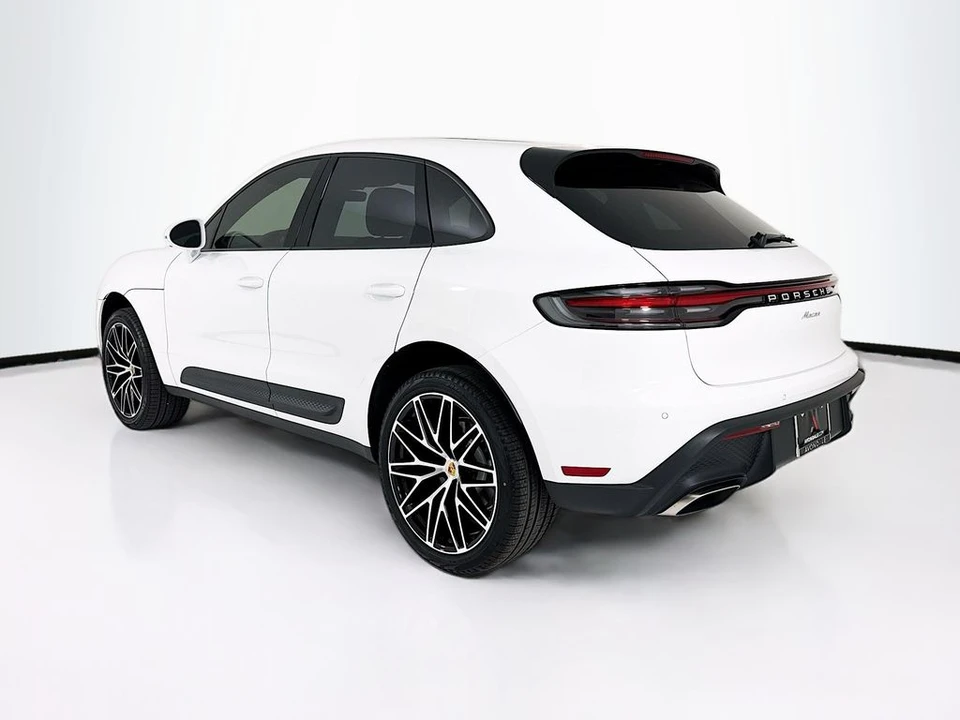 2026 Porsche Macan - Image 3 of 31