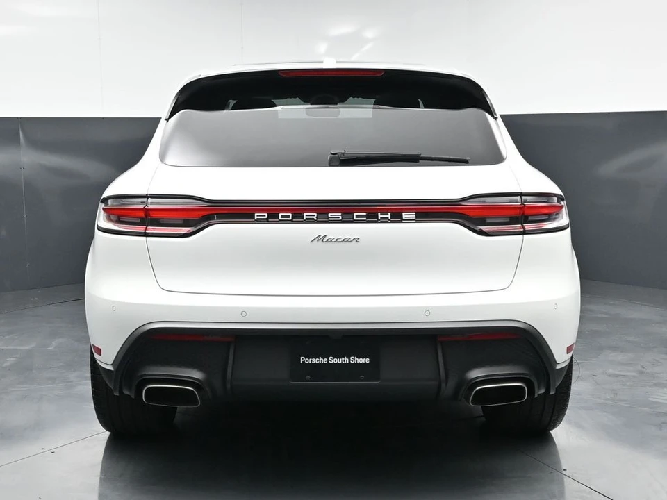 2026 Porsche Macan - Image 8 of 31