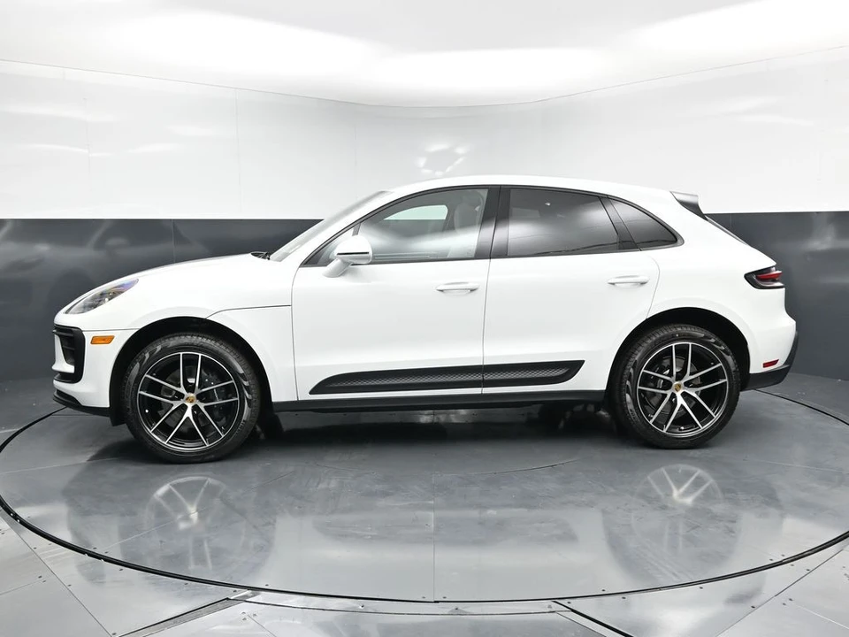2026 Porsche Macan - Image 2 of 31