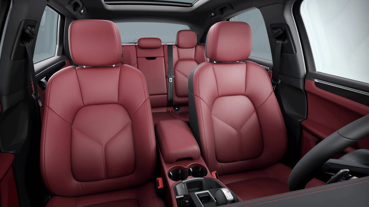 2026 Porsche Macan - Image 10 of 10
