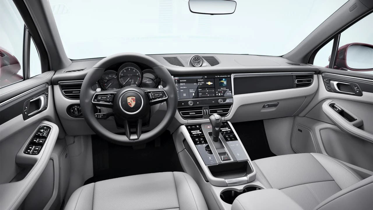 2026 Porsche Macan - Image 9 of 10