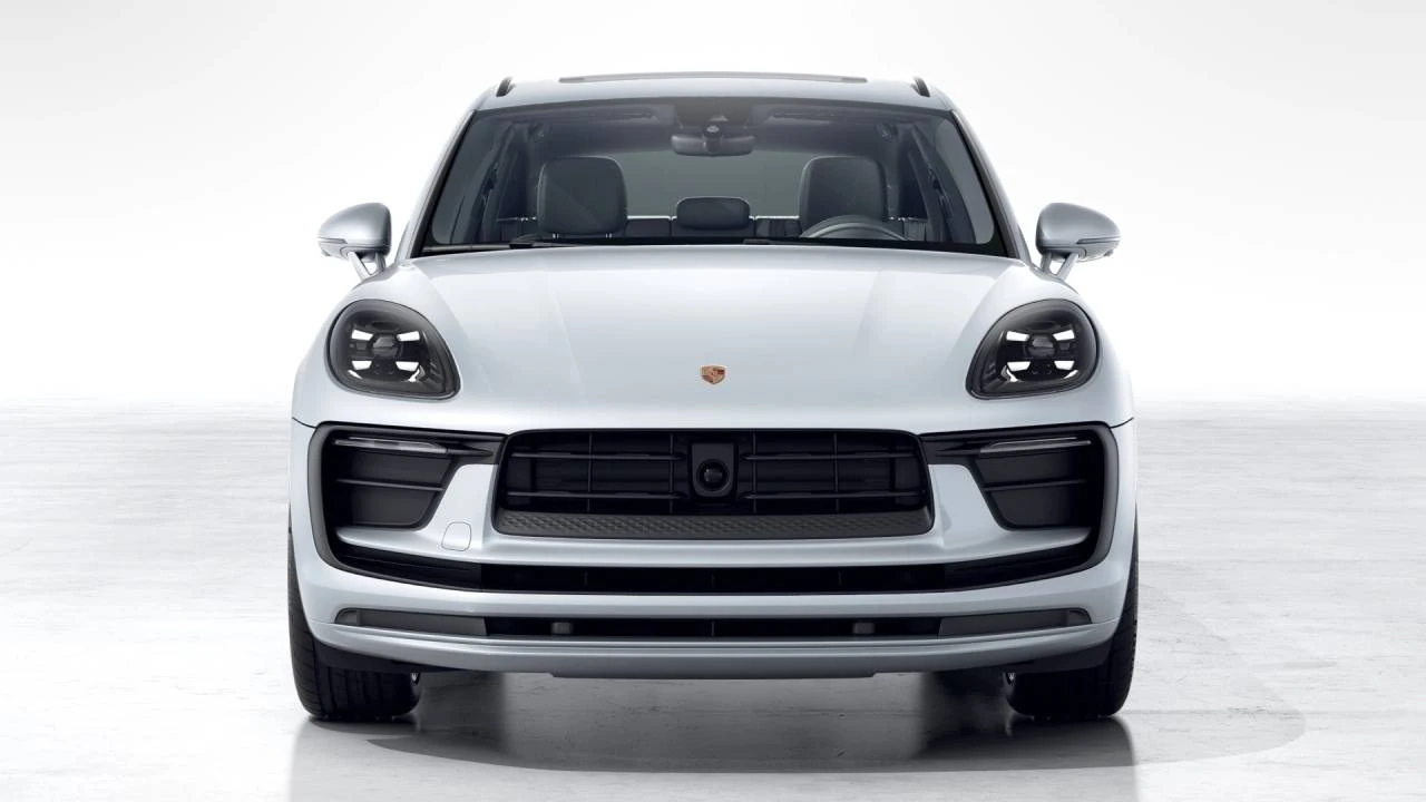 2026 Porsche Macan - Image 8 of 10