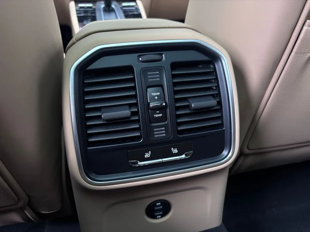 2026 Porsche Macan - Image 23 of 27