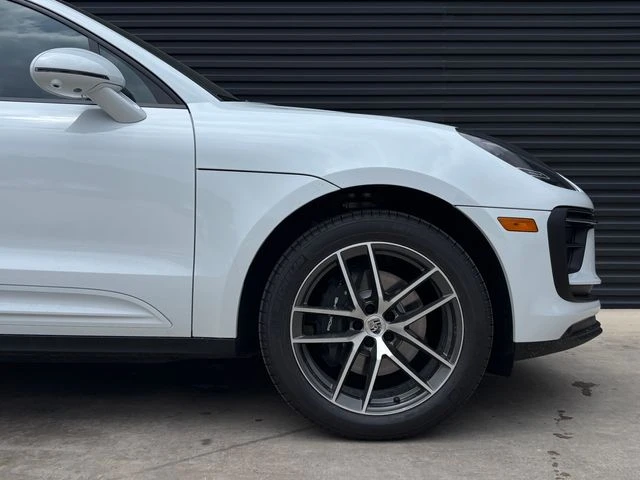 2026 Porsche Macan - Image 11 of 27