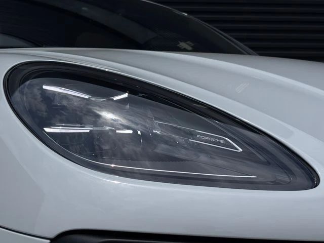 2026 Porsche Macan - Image 12 of 27