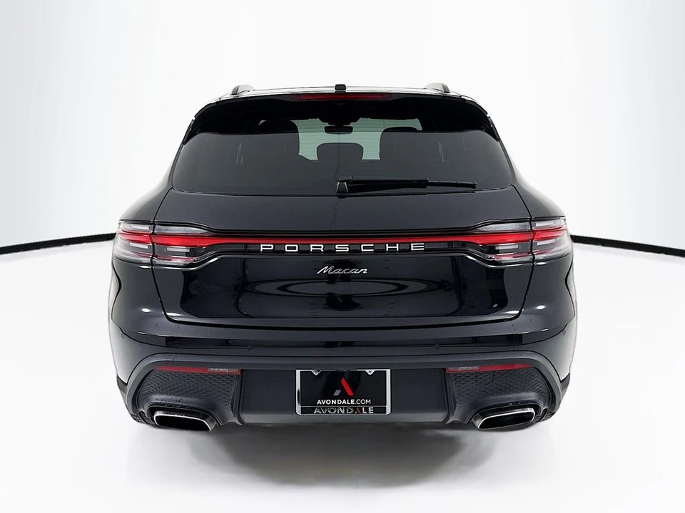2026 Porsche Macan - Image 10 of 31