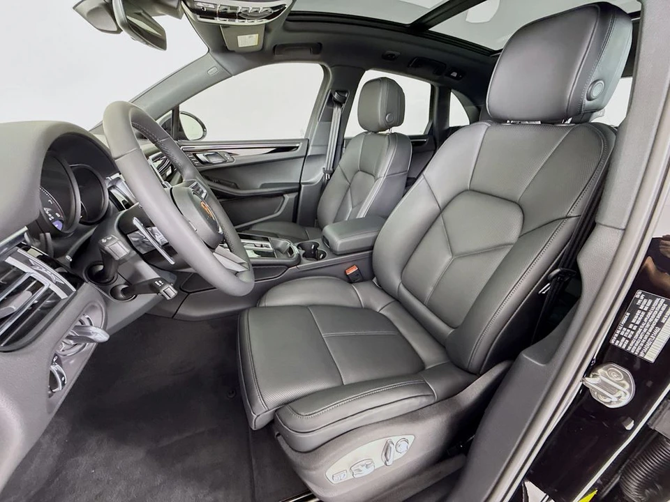 2026 Porsche Macan - Image 5 of 31