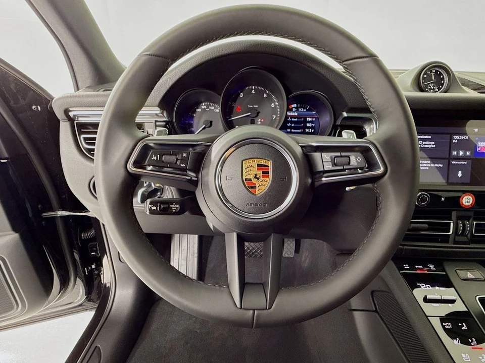 2026 Porsche Macan - Image 15 of 31