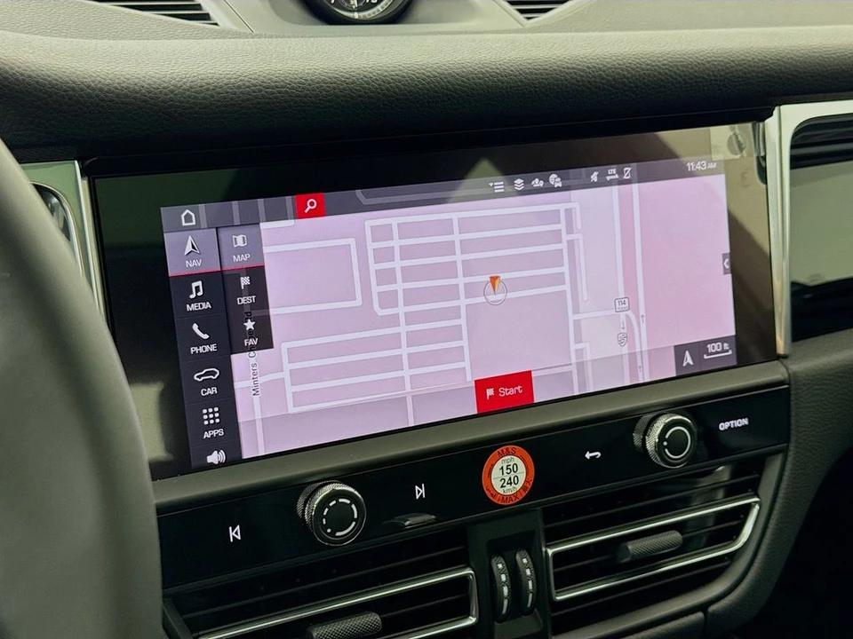 2026 Porsche Macan - Image 19 of 31